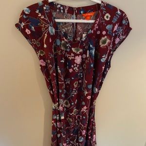 Floral dress with tie at the waist
